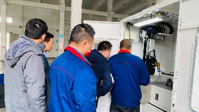 【刷塗（tú）設備驗收】河南橡膠減震製品客戶視頻驗收自動（dòng）刷塗機