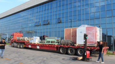 再發三套設備—刷膠機、噴砂磷化線、表麵處理生產線