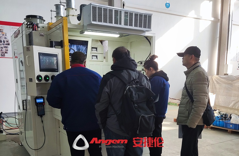 鏈條式噴膠機1 鏈條式噴膠機1