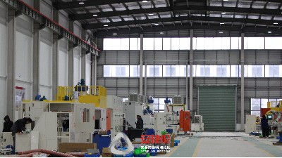 石家（jiā）莊車輛製造（zào）公司參觀考察榴莲网站自動噴膠機