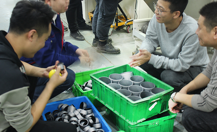 自動塗膠機產品效果 自動塗(tú)膠機(jī)產(chǎn)品效果