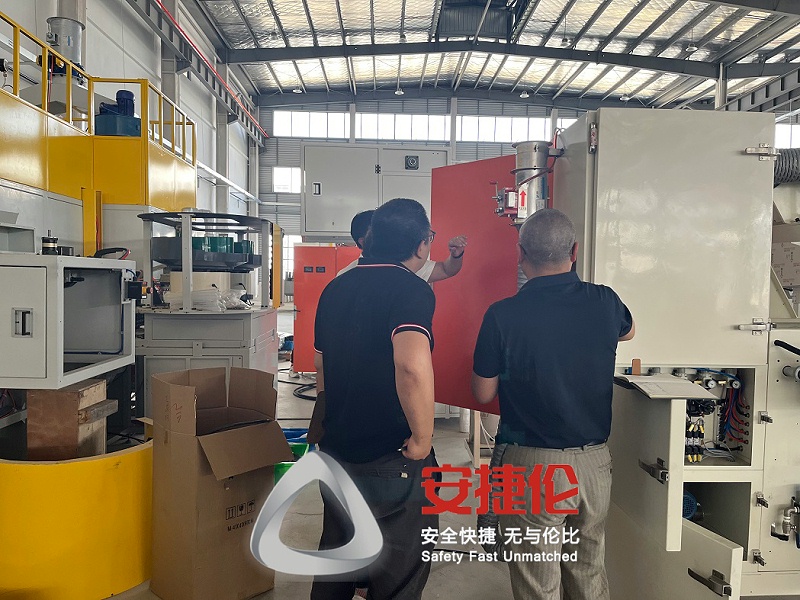 大連瑞進國際貿易客(kè)戶設備驗收(shōu) (3) 大連瑞進國際貿(mào)易客戶設備驗收 (3)