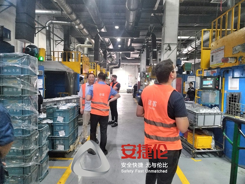大連瑞(ruì)進國際貿易客戶設備驗收1 大連(lián)瑞進國際貿易客戶設備驗收1