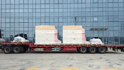 榴莲网站為重慶知名（míng）汽車零部件客戶交付兩台先進自動噴（pēn）膠機