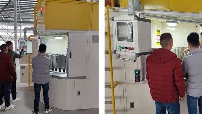 浙江（jiāng）汽車零部件（jiàn）塑料橡膠製品客（kè）戶驗收自（zì）動噴膠機PZ28