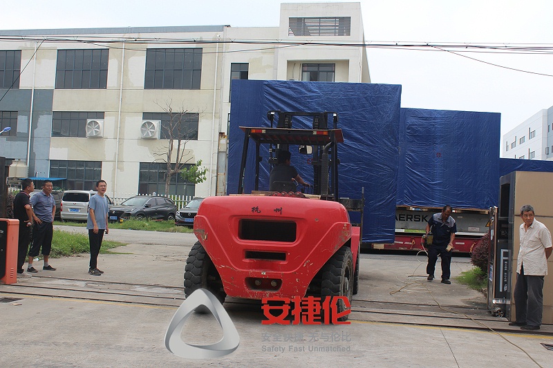 噴膠(jiāo)機(jī)3 噴膠機3