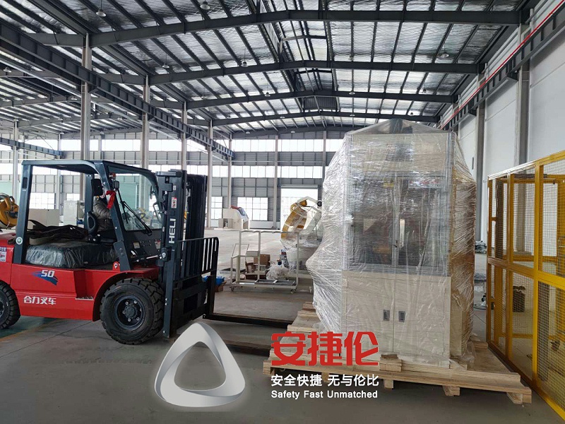 四川江華恩(ēn)一發貨自(zì)動滾膠機9 四川江華恩一發(fā)貨自動滾膠機9